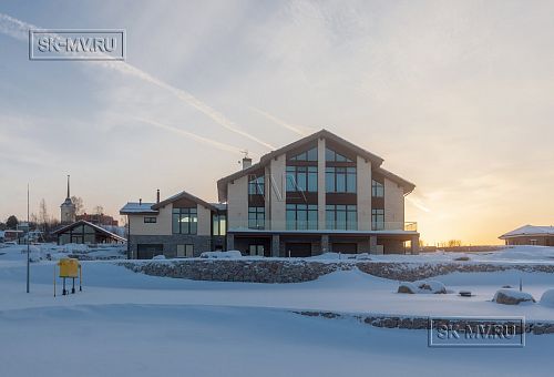 Фото репортаж с места строительства кирпичного дома ок 800 кв м с цоколем и СПА в д Пеники Лен области - 15