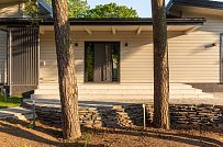 Фотографии П-образного дома в скандинавском стиле 238 кв м с панорамным остеклением, построенного в Сестрорецке - мини - 11