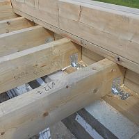 Монтаж балок чердачных перекрытий