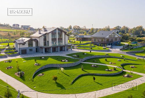 Фото репортаж с места строительства кирпичного дома ок 800 кв м с цоколем и СПА в д Пеники Лен области - 66