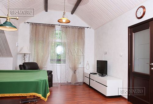 Дизайн интерьера в классическом стиле загородного дома с мансардой в кп Галактика - 10