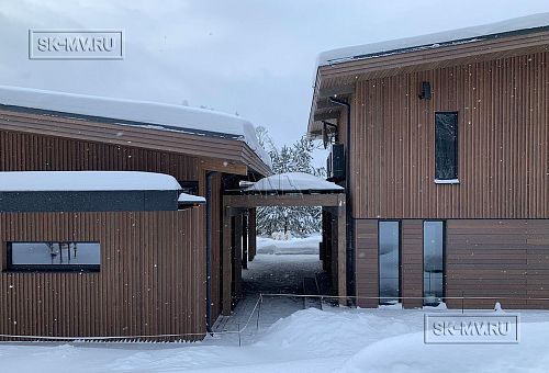 Построенный современный энергоэффективный загородный дом класса премиум с отделкой планкеном в Выборгском районе - 6