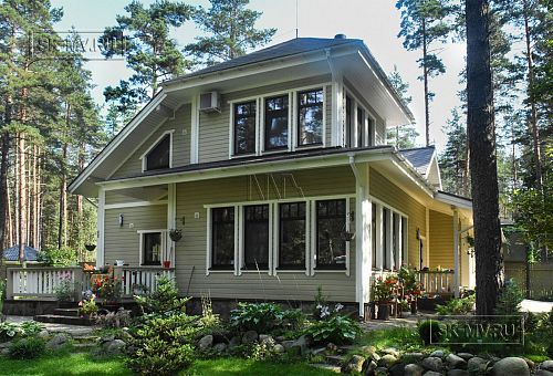 Построенный двухэтажный каркасный коттедж в комаровском стиле в п Комарово - 1