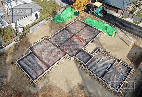 Монтаж фундамента УШП PRO для строительства кирпичного дома площадью ок. 400 кв м в стиле Hi Tech с эксплуатируемой кровлей в Московской области - 5