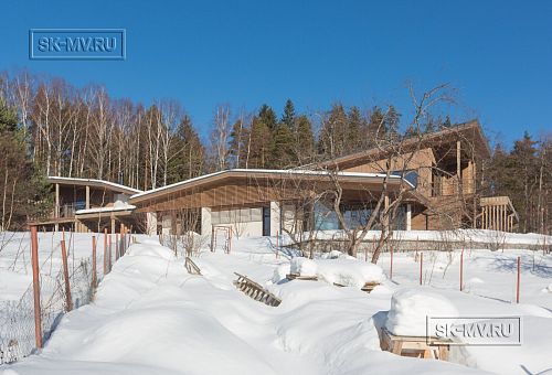 Построенный современный энергоэффективный загородный дом класса премиум с отделкой планкеном в Выборгском районе - 78