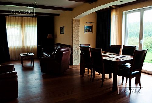 Дизайн интерьера двухэтажного загородного коттеджа с эркером в кп Зеркальный - 6