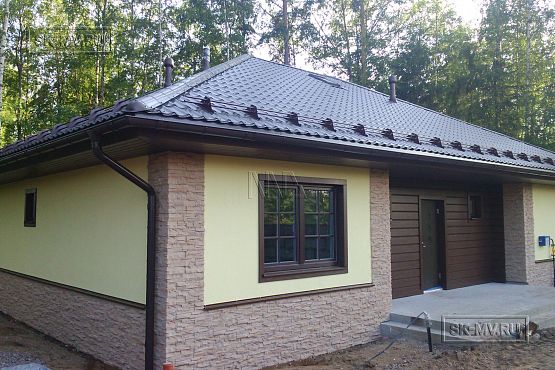 Построенный одноэтажный дом из газобетона с шатровой крышей в СНТ Фауна - 14