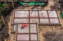 Монтаж индивидуального расчётного фундамента УШП PRO для строительства кирпичного одноэтажного дома в Репино, Лениградская обл. - мини - 14