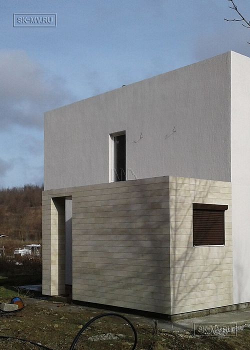 Строительство небольшого загородного дома в стеле хай тек, в КП Наше место