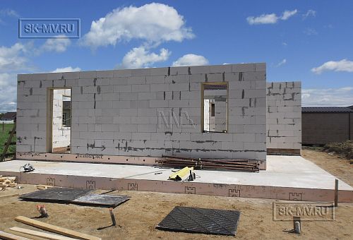 Можайские сады. Готовые стены первого этажа из газобетона