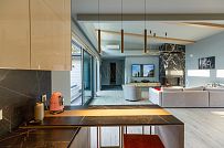 Пример внутренней отделки П-образного загородного дома в Сестрорецке - мини - 21