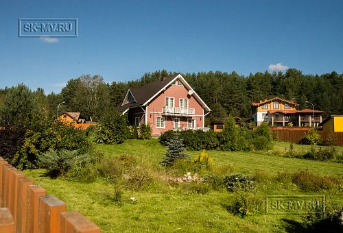 Построенный каркасный дом ок 170 кв м с балконом и террасой Северная корона 65 в пос. Волочаевка - 2