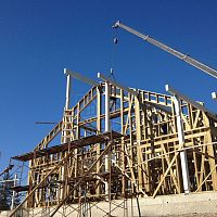 Монтаж мауэрлатных и коньковых балок