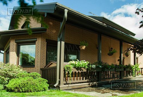 Строительство двухэтажного каркасного дома около 250 кв м с мансардными окнами и разноуровневой кровлей в п Володарский - 1