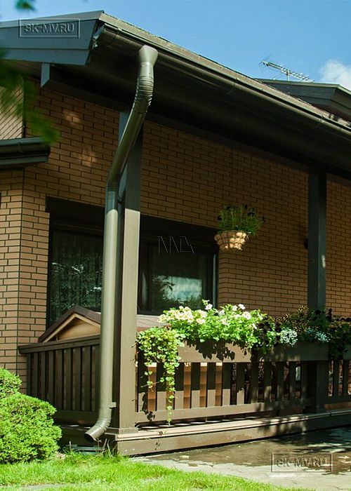 Строительство двухэтажного каркасного дома около 250 кв м с мансардными окнами и разноуровневой кровлей в п Володарский