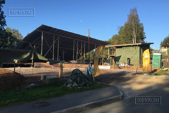 Построенный современный энергоэффективный загородный дом класса премиум с отделкой планкеном в Выборгском районе - 10