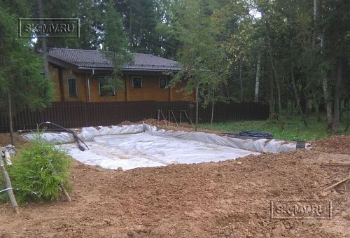 7. Подготовка песчаного основания фундамента бани, устройство опалубки