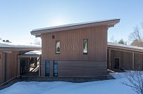 Построенный современный энергоэффективный загородный дом класса премиум с отделкой планкеном в Выборгском районе - мини - 41