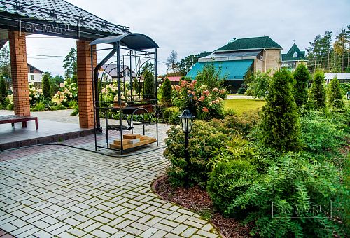 Строительство большого двухэтажного газобетонного коттеджа с комбинированной фасадной отделкой кирпичом и штукатуркой в КП Сосновое - 8