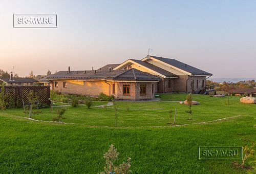 Фото репортаж с места строительства комбинированного дома площадью 1400 кв м с цоколем и СПА в д Пеники Ленобласти - 42