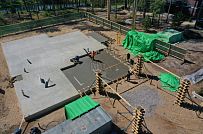 Монтаж индивидуального расчётного фундамента УШП PRO для строительства кирпичного двухэтажного дома в Рощино 2, S плиты = 340 кв.м, Лениградская обл. - мини - 38