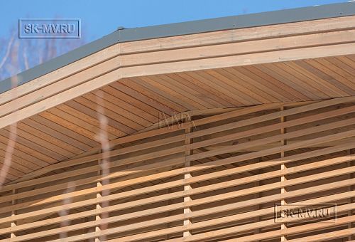 Построенный современный энергоэффективный загородный дом класса премиум с отделкой планкеном в Выборгском районе - 28