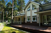 Строительство современного каркасного коттеджа с семью спальнями в п Лебяжье - мини - 1