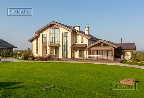 Фото репортаж с места строительства кирпичного дома ок 800 кв м с цоколем и СПА в д Пеники Лен области - 59