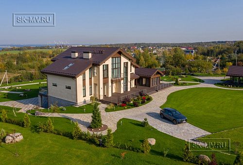 Фото репортаж с места строительства кирпичного дома ок 800 кв м с цоколем и СПА в д Пеники Лен области - 63