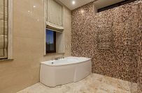 Дизайн интерьера загородного дома из кирпича в Пениках 1 - мини - 17