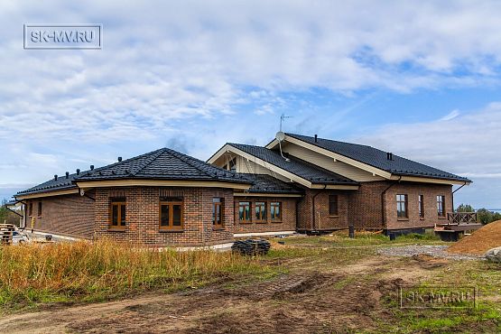 Фото репортаж с места строительства комбинированного дома площадью 1400 кв м с цоколем и СПА в д Пеники Ленобласти - 2