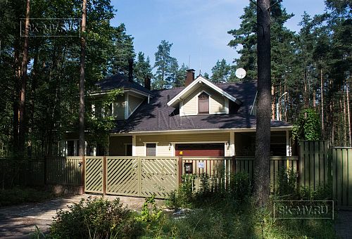 Построенный двухэтажный каркасный коттедж в комаровском стиле в п Комарово - 6