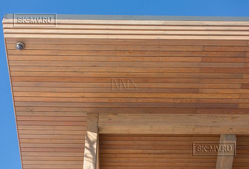 Построенный современный энергоэффективный загородный дом класса премиум с отделкой планкеном в Выборгском районе - 32