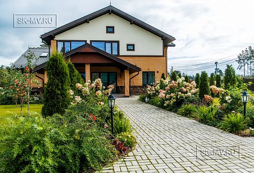 Строительство большого двухэтажного газобетонного коттеджа с комбинированной фасадной отделкой кирпичом и штукатуркой в КП Сосновое - 23