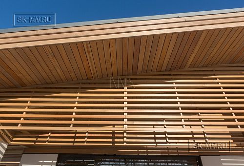 Построенный современный энергоэффективный загородный дом класса премиум с отделкой планкеном в Выборгском районе - 57