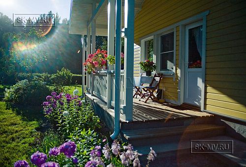 Строительство одноэтажного каркасного дома 95 кв м с фасадной отделкой желтой отделочной доской в г. Приозерск - 5