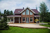 Построенный в п Озерное теплый зимний каркасный дом в английском стиле площадью 185 кв м - мини - 1