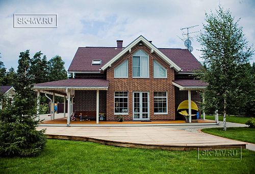 Построенный в п Озерное теплый зимний каркасный дом в английском стиле площадью 185 кв м - 1