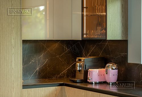 Пример внутренней отделки П-образного загородного дома в Сестрорецке - 19