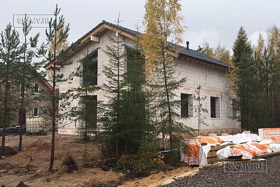 Фото репортаж с места строительства загородного коттеджа из газобетона с сауной внутри в Савое Ленобласти  - 15