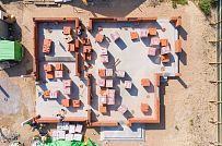 Монтаж индивидуального расчётного фундамента УШП PRO для строительства кирпичного двухэтажного дома в Рощино 2, S плиты = 340 кв.м, Лениградская обл. - мини - 52