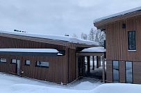 Построенный современный энергоэффективный загородный дом класса премиум с отделкой планкеном в Выборгском районе - мини - 5