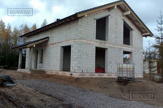 Фото репортаж с места строительства загородного коттеджа из газобетона с сауной внутри в Савое Ленобласти  - 18