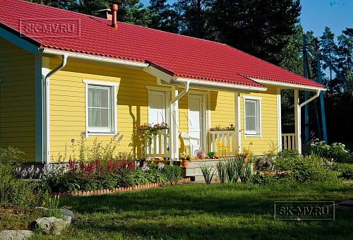 Строительство одноэтажного каркасного дома 95 кв м с фасадной отделкой желтой отделочной доской в г. Приозерск - 9