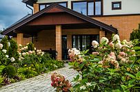 Строительство большого двухэтажного газобетонного коттеджа с комбинированной фасадной отделкой кирпичом и штукатуркой в КП Сосновое - мини - 27