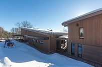 Построенный современный энергоэффективный загородный дом класса премиум с отделкой планкеном в Выборгском районе - мини - 42