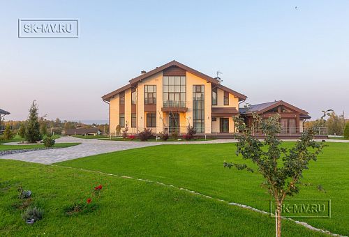 Фото репортаж с места строительства кирпичного дома ок 800 кв м с цоколем и СПА в д Пеники Лен области - 56