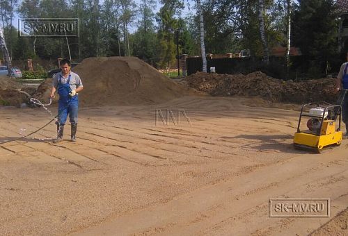 6. Подготовка песчаного основания фундамента дома