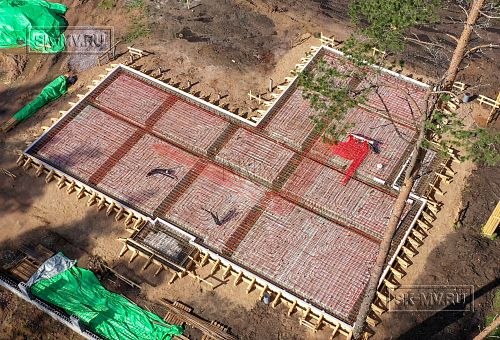 Монтаж индивидуального расчётного фундамента УШП PRO для строительства кирпичного одноэтажного дома в Репино, Лениградская обл. - 12