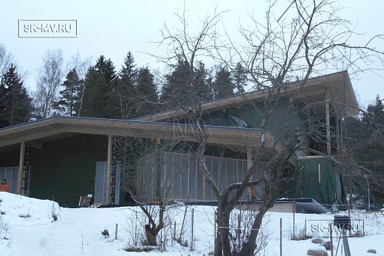 Построенный современный энергоэффективный загородный дом класса премиум с отделкой планкеном в Выборгском районе - 24